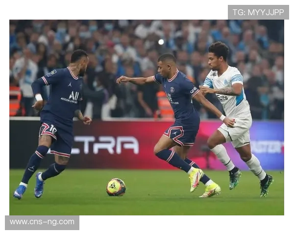 斯特拉斯堡对阵洛里昂，升班马内战价值保级六分。